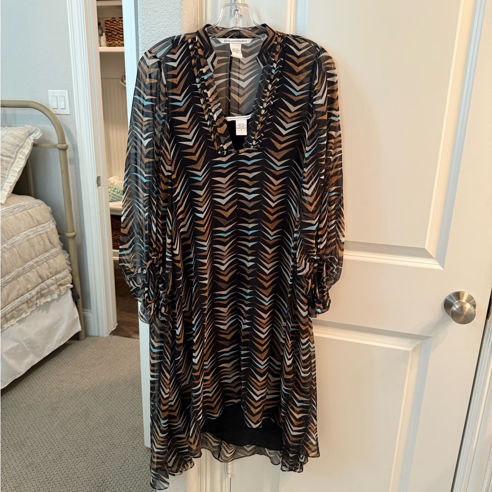 Diane Von Furstenberg Elegant Patterned Silk Dress